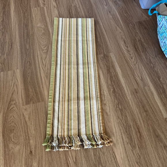 Crate & Barrel NWOT 100% Cotton Wyatt Green Khaki Stripes Table Runner 14 x 90 - Picture 3 of 4